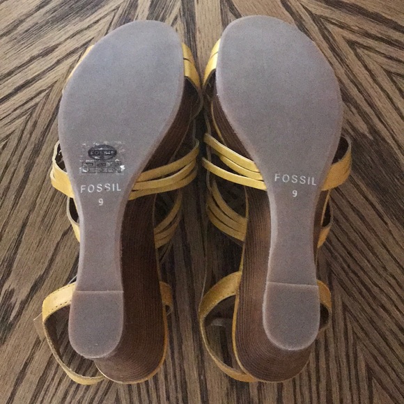 FOSSIL Harmony Hurache Yellow Leather Wedges - Picture 8 of 8